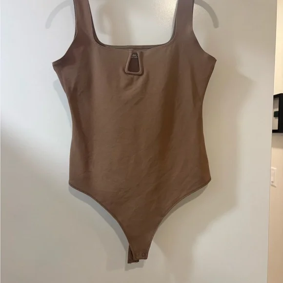 Abercrombie & Fitch Tan Bodysuit - Picture 3 of 4